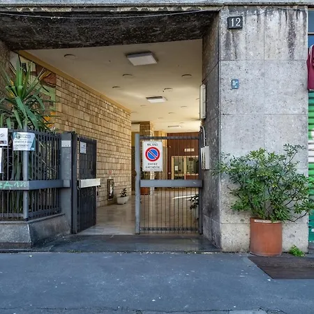 Apartment Bright Elegant Flat With Balcony, Portello *