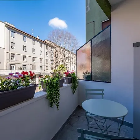 Bright Elegant Flat With Balcony, Portello * Milan