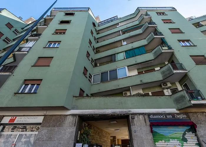 Bright Elegant Flat With Balcony, Portello *