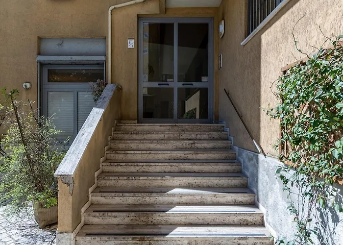 Bright Elegant Flat With Balcony, Portello Apartament